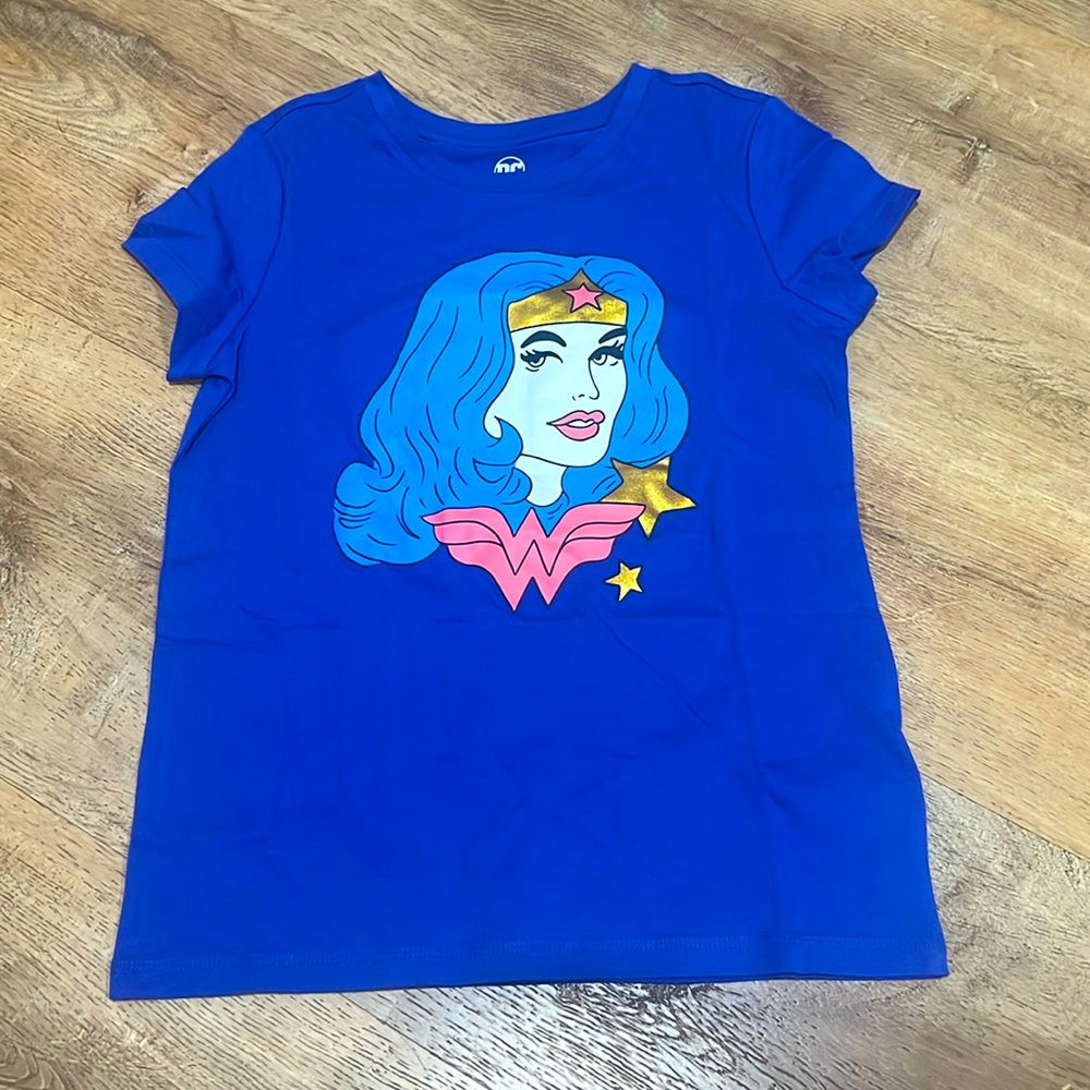 ‘Wonder Woman’ Amazon Essentials Tshirt Blue girls medium size 8 New